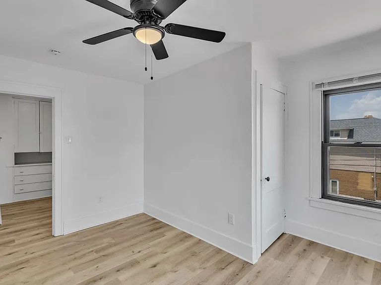 1002 Fordham Ave — Photo 18