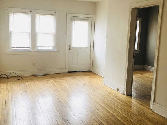 3rd image of 812 E Clarke St #814