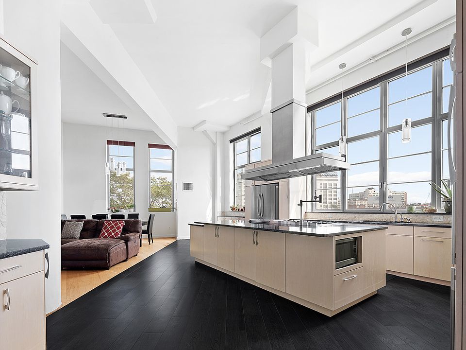 1st image of 27-28 Thomson Ave #310
