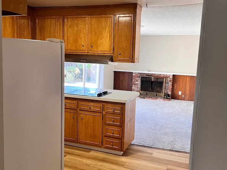 651 Aztec Ct — Photo 5