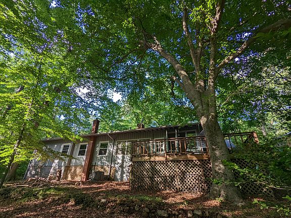 Rear face of home, from back yard