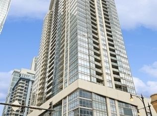 100 E 14th St APT 2106, Chicago, IL 60605