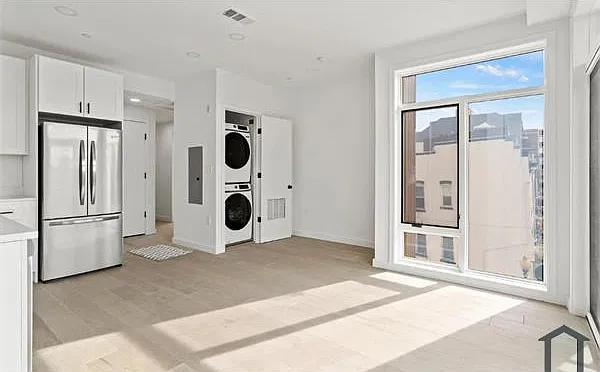 2 bed, $3,300 — Photo 4
