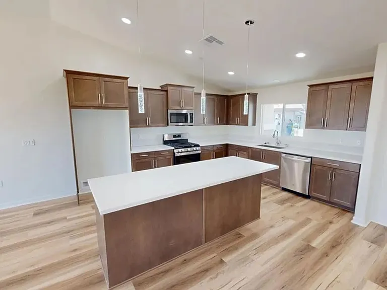 2403 Dale Ct — Photo 2