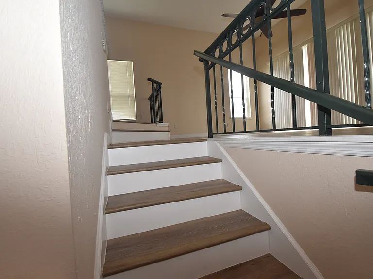 702 Coral Reef Dr — Photo 7