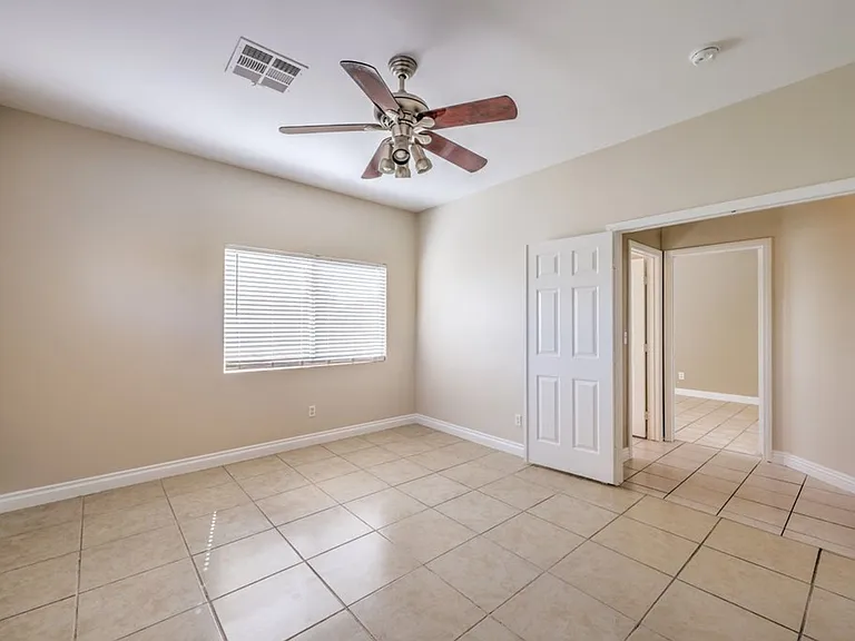 10540 Allthorn Ave — Photo 17