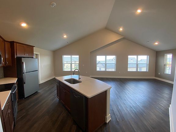 Kitchen / Living Room