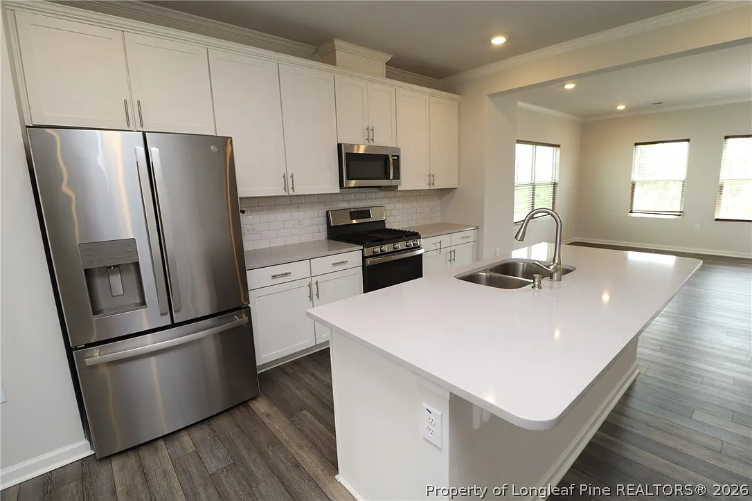 4 bed, 3.5 bath, 2552 sqft, $2,395 — Photo 4