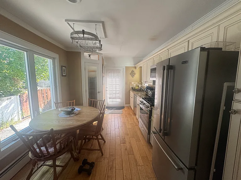 Coles Pl — Photo 3