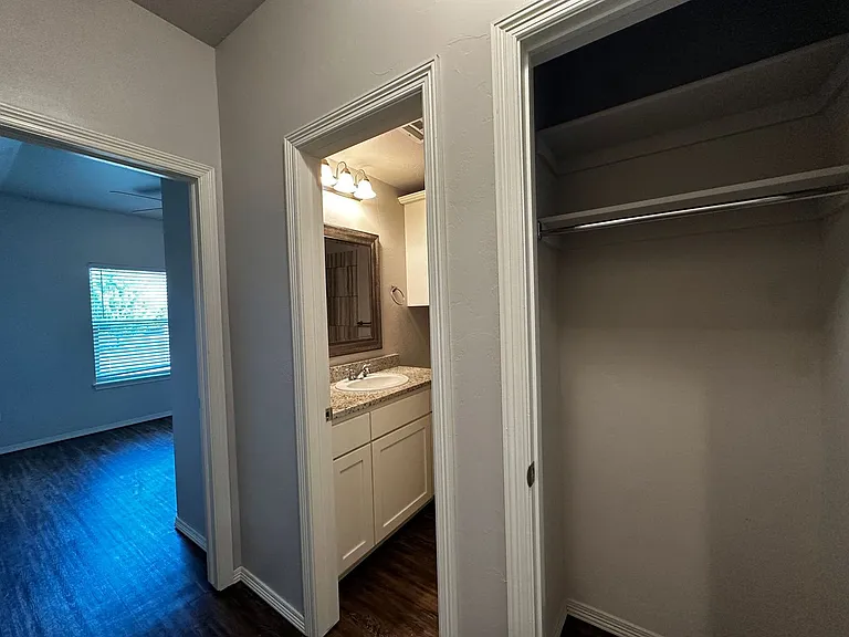 2316 Alta Vista Ln — Photo 17