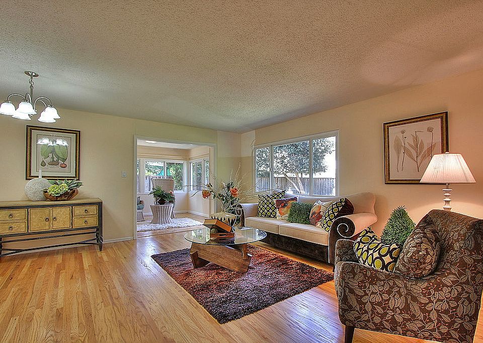 1st image of 10431 E Estates Dr