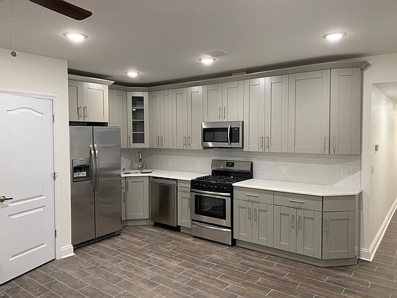 3rd image of 60 Lake St