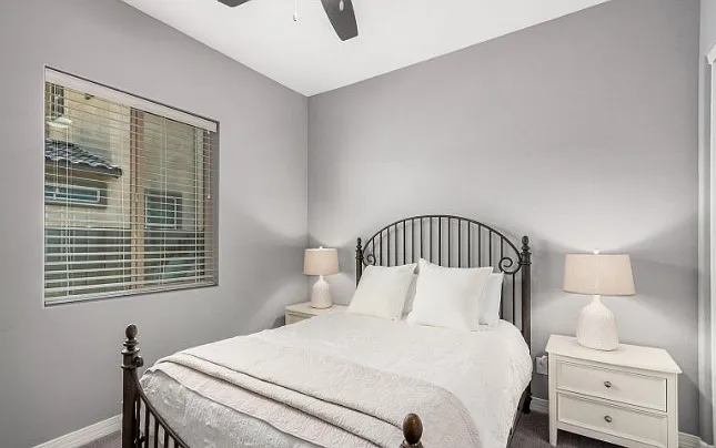 3269 E Ironside Ln — Photo 17