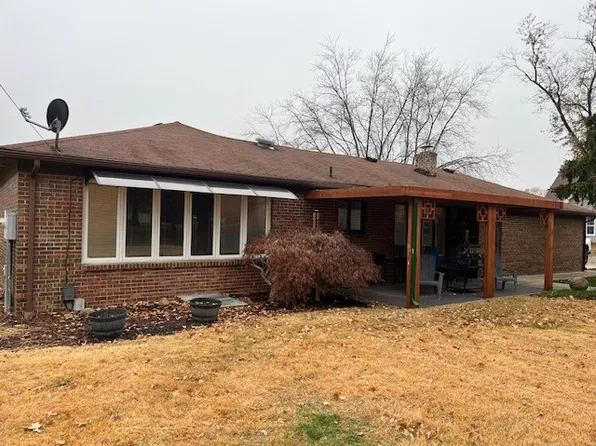 643 S Main St, Georgetown, IL 61846