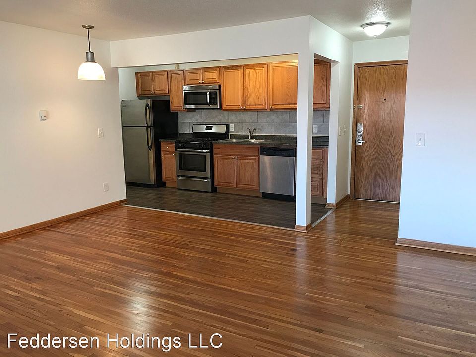 1st image of 625 E 18th St #208