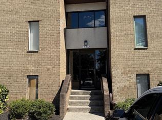 531 Florida Ave APT 104, Herndon, VA 20170