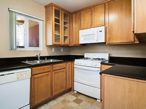 4th image of 518 Calle Montecito Unit 99
