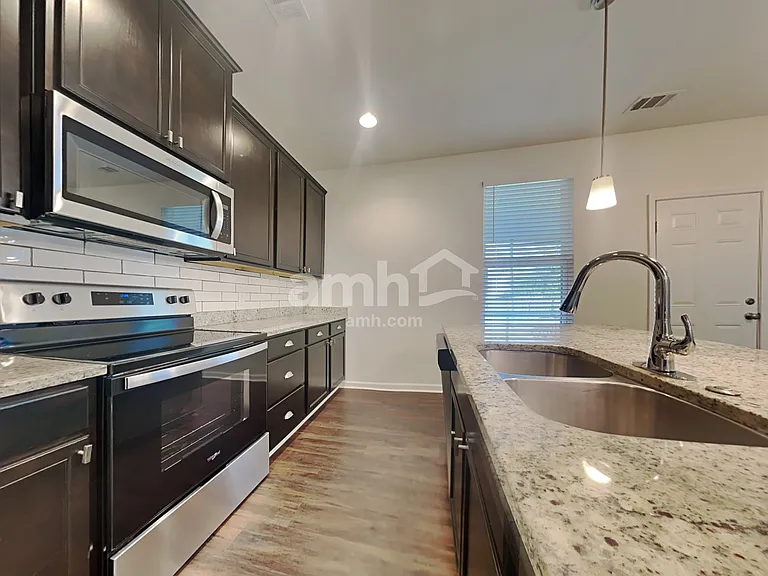 347 Southwilde Way — Photo 5