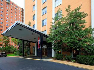 900 S Hanley Rd APT 1B, Saint Louis, MO 63105