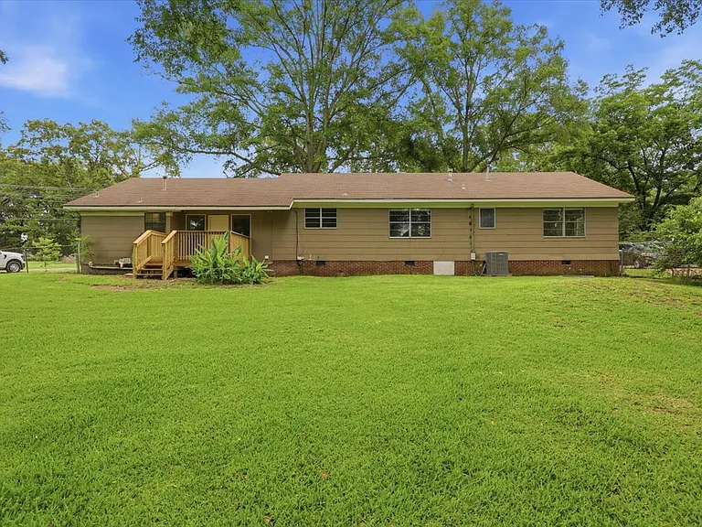 210 Mount Salus Rd — Photo 35
