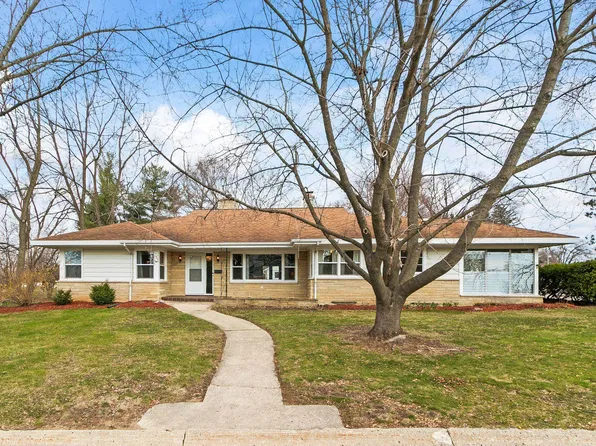 301 Summit St, Portage, WI 53901