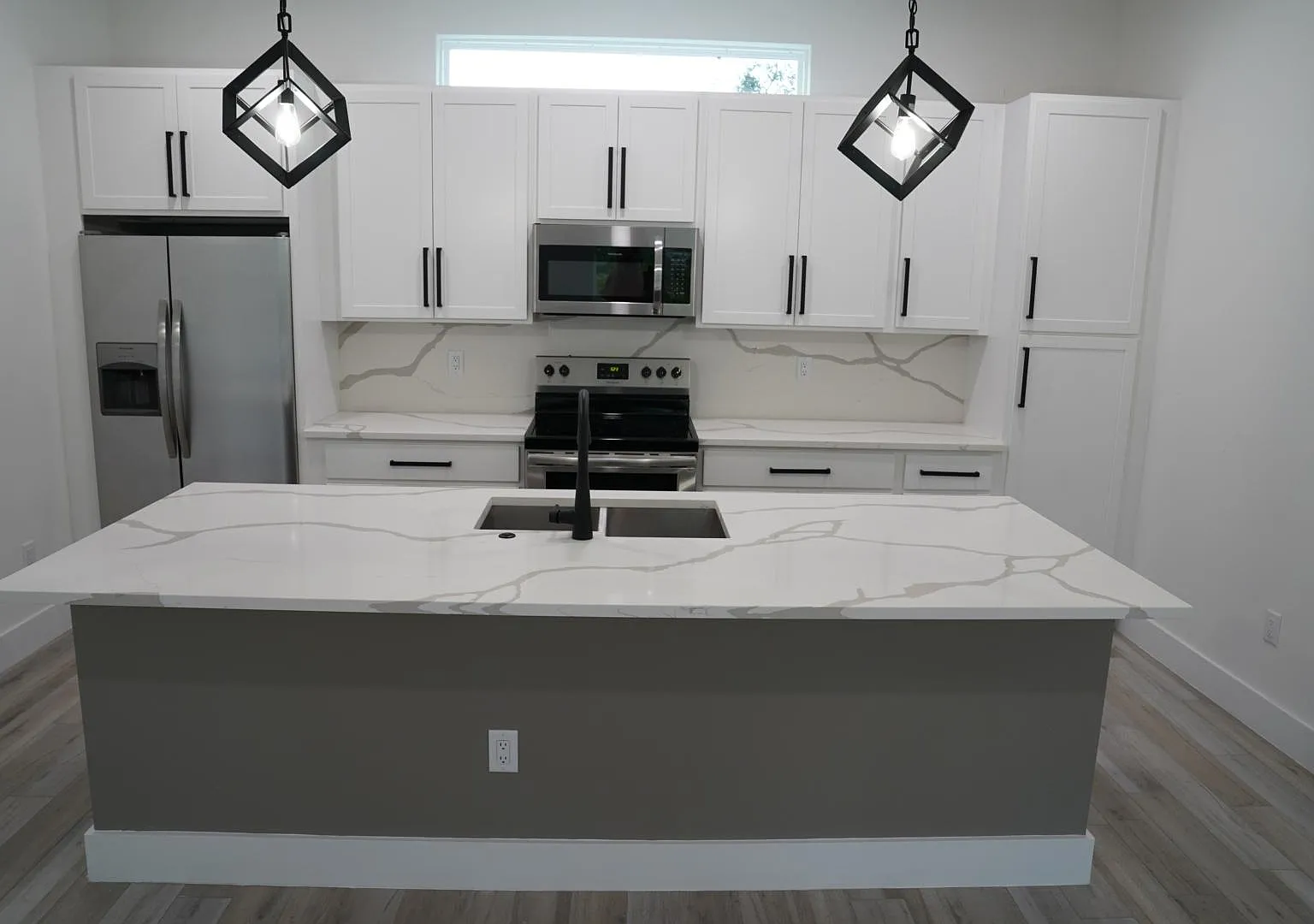 2 bed, 1250 sqft, $2,350 — Photo 3