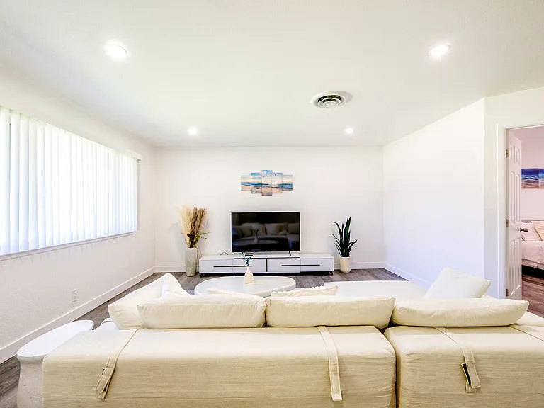 9042 El Oro Plaza Dr — Photo 12