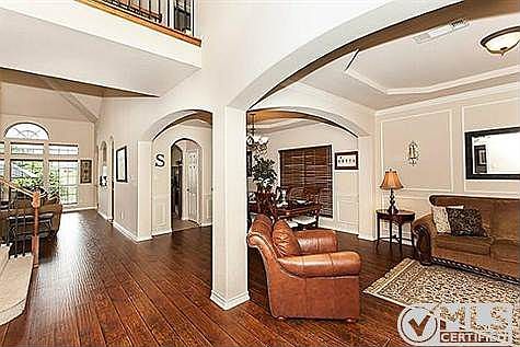 3rd image of 308 Palomino Ln