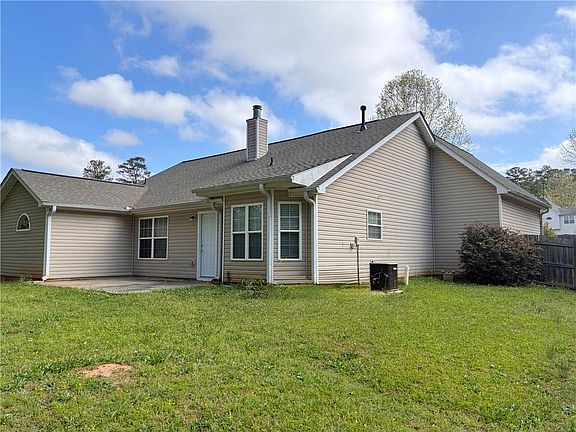 5th image of 317 Peachtree Cir