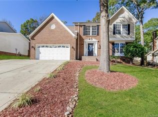 1915 Misty Vale Rd, Charlotte, NC 28214