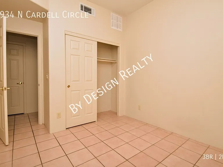 2934 N Cardell Cir — Photo 14
