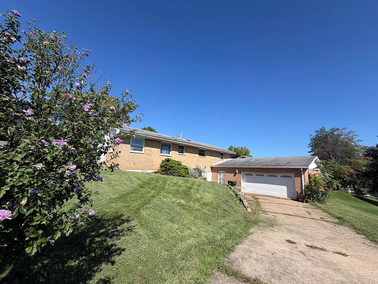 3 bed, 1264 sqft, $1,550 — Photo 1