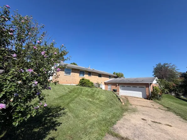 195 Jo Mar Dr, Parkersburg, WV 26104