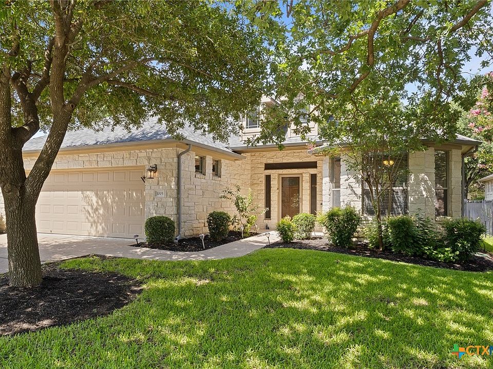 1st image of 1005 Fort Davis St