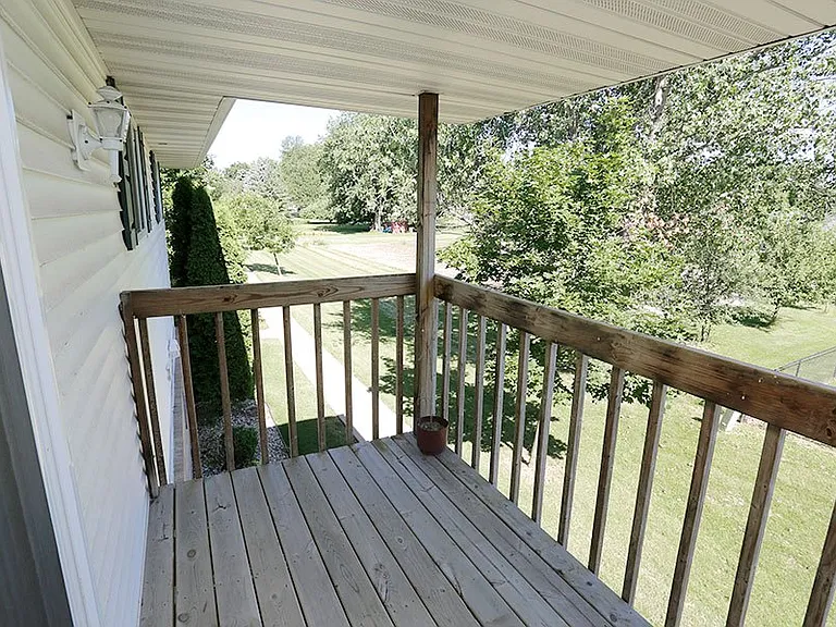 BREEZEWOOD APARTMENTS — Photo 13