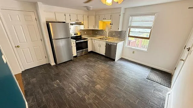 2 bed, 1.0 bath, 720 sqft, $2,400 — Photo 4