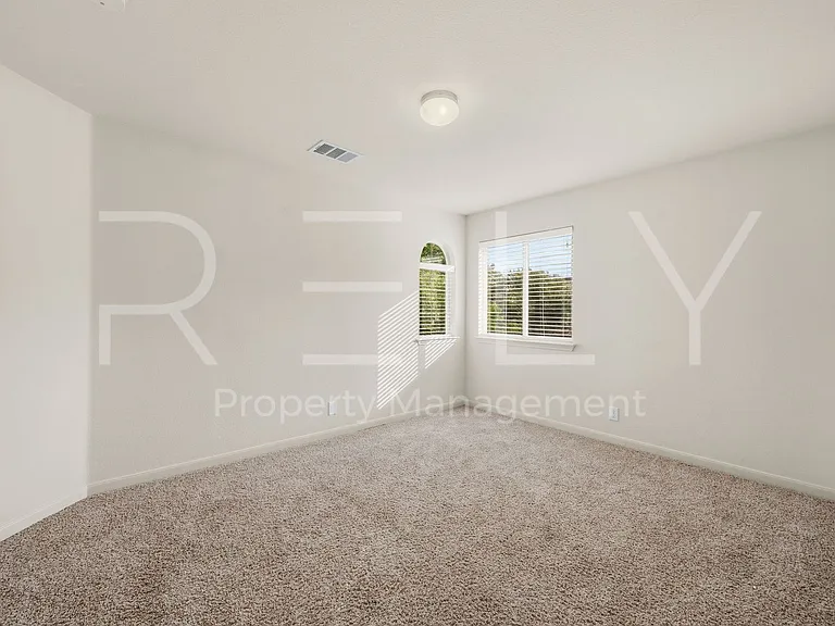 1405 Sunny Meadows Loop — Photo 38