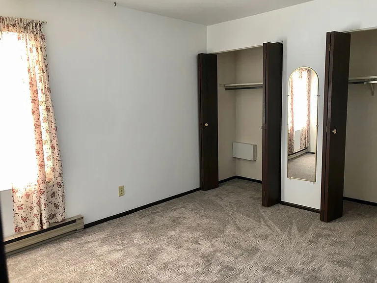 203 S Oak St — Photo 12