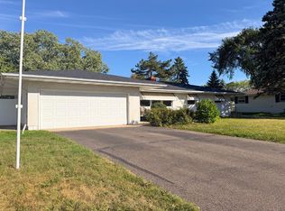 2856 Virginia Ave, Roseville, MN 55113