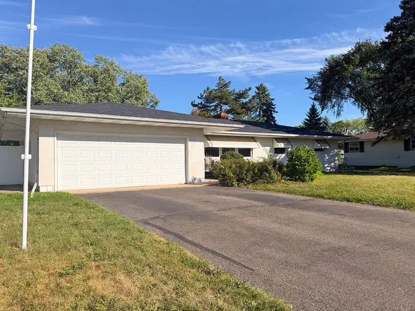 2856 Virginia Ave, Roseville, MN 55113