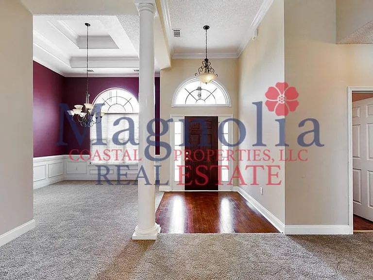 695 E Bristol Way — Photo 4