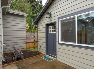 6117 SE Steele St #B, Portland, OR