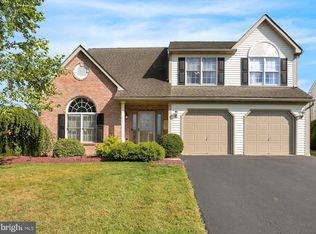 4164 Hill Terrace Dr, Sinking Spring, PA 19608