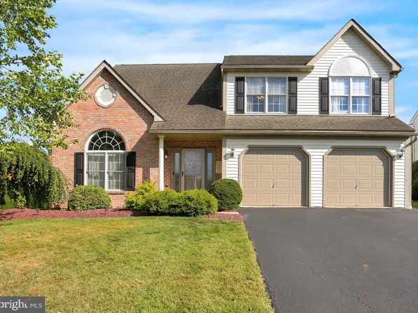 4164 Hill Terrace Dr, Sinking Spring, PA 19608