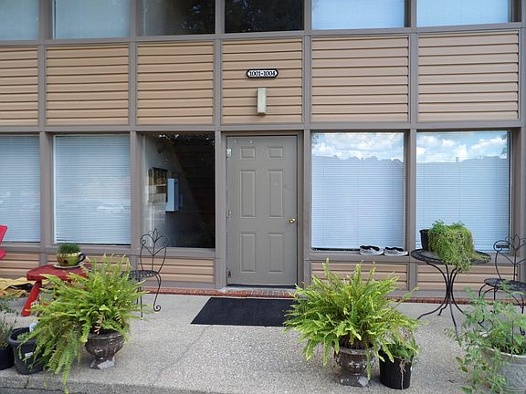 2nd image of 1002 Forest Hill Dr #10-02