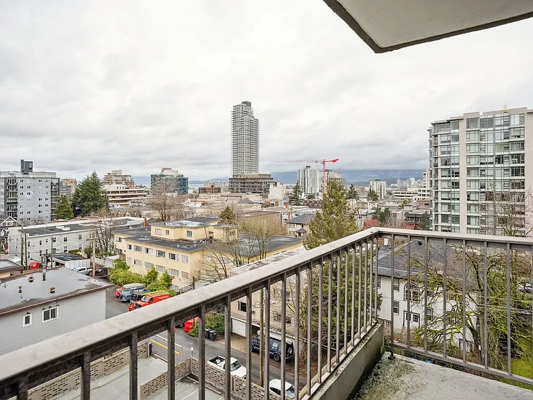 1305 W 12th Ave — Photo 64