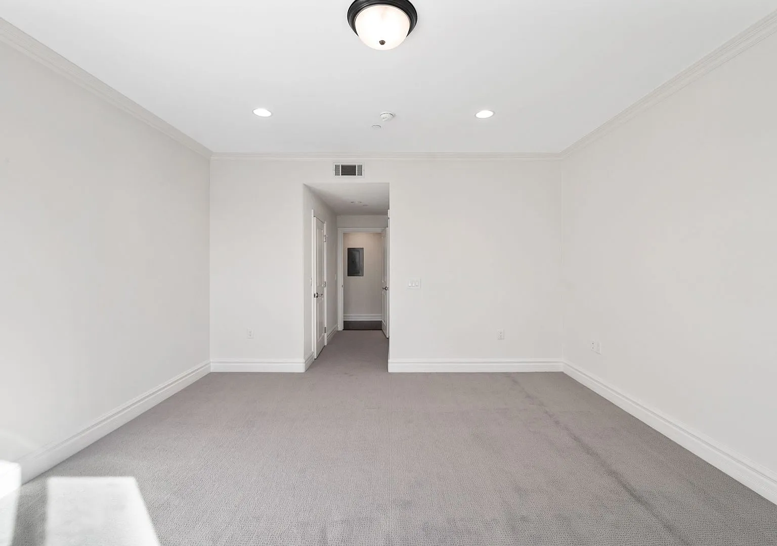 Holt Plaza, Llc — Photo 3