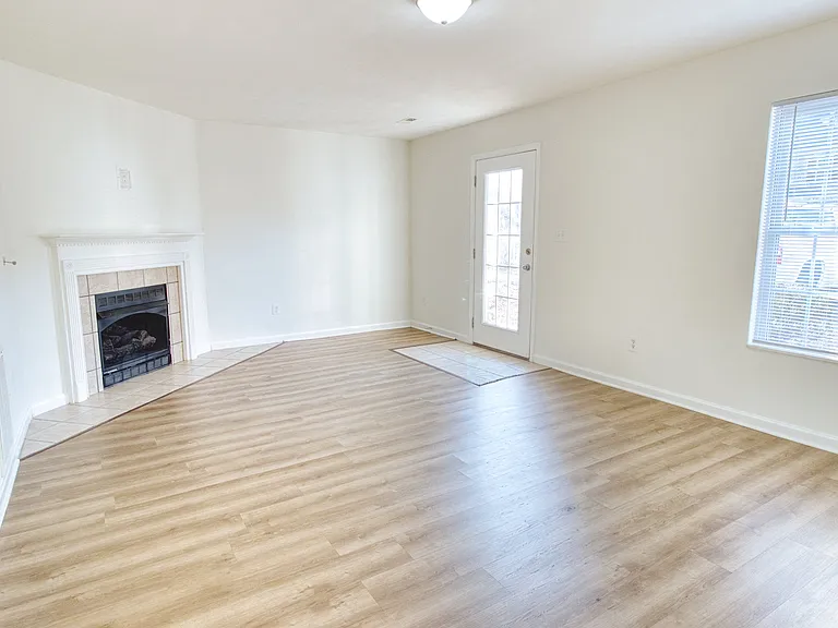 19 Berkshire Ln #101 — Photo 9