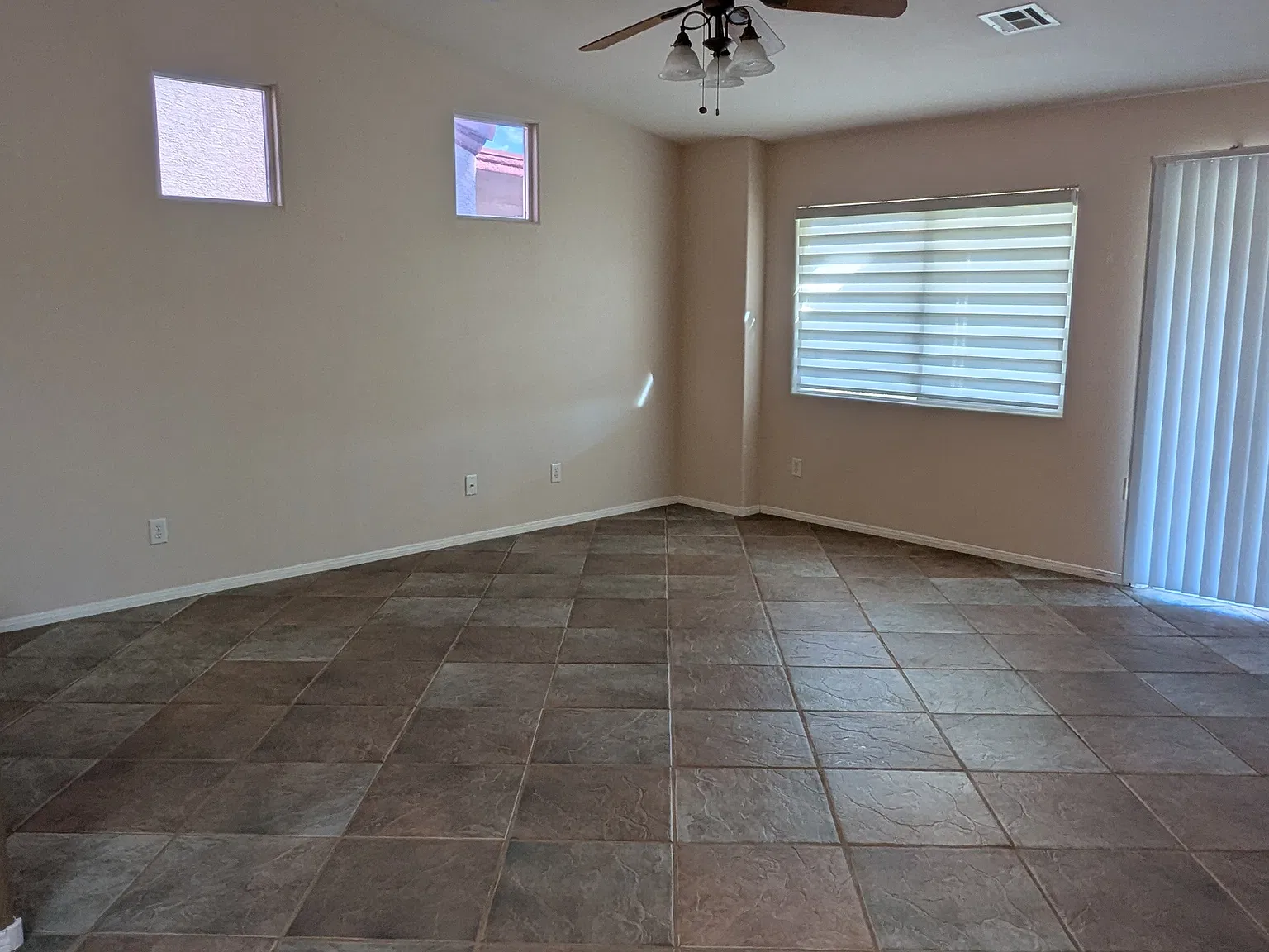 3 bed, 1690 sqft, $2,299 — Photo 4