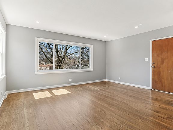 5th image of 501 N Westmore Ave W